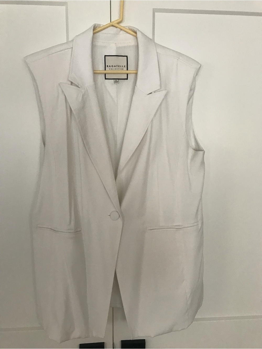 Bagatelle White Sleeveless Blazer Vest